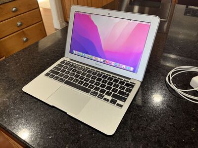 Super Clean MacBook Air 11". 2015 i5, 8GB Ram!!