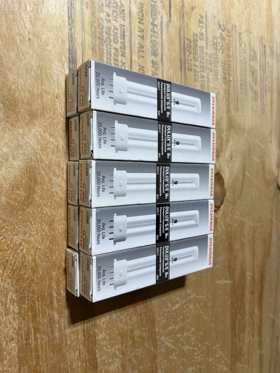 Sylvania Dulux S/E CF9DS/E/841 light bulbs-----10 available
