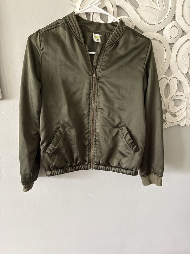 Size 14-16 A Zip Up Jacket.