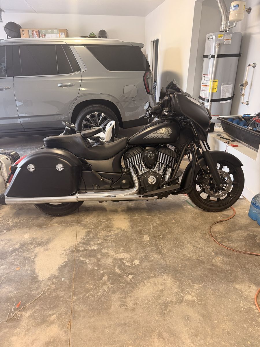 2018 Indian Chieftain Dark Horse