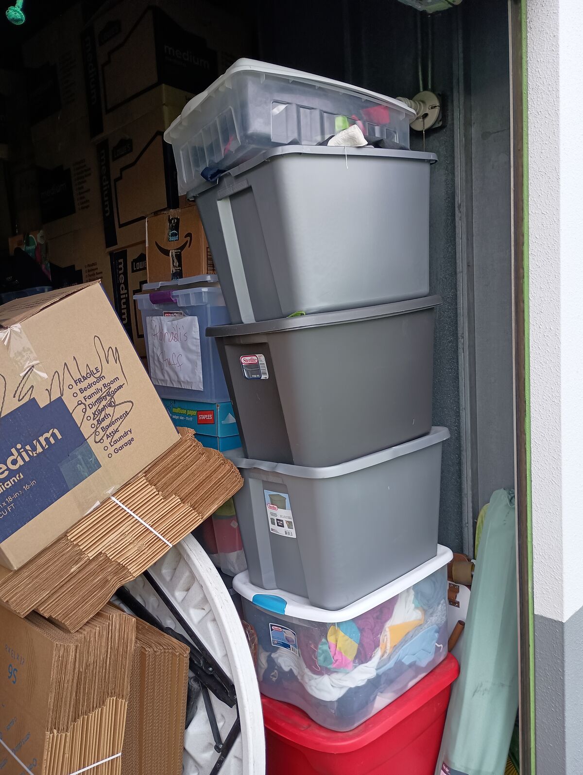 Free Scavenger Hunt June 6th.   The Scavenger Hunt is Free and the Items in the Scavenger Hunt are also all free!