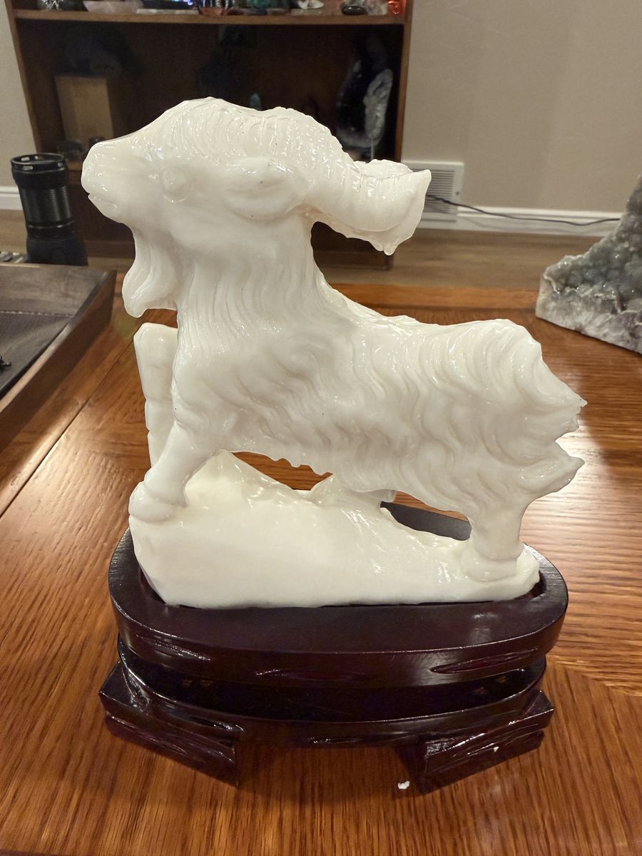 Beautiful White Jade Carved Crystal Mountain Goat