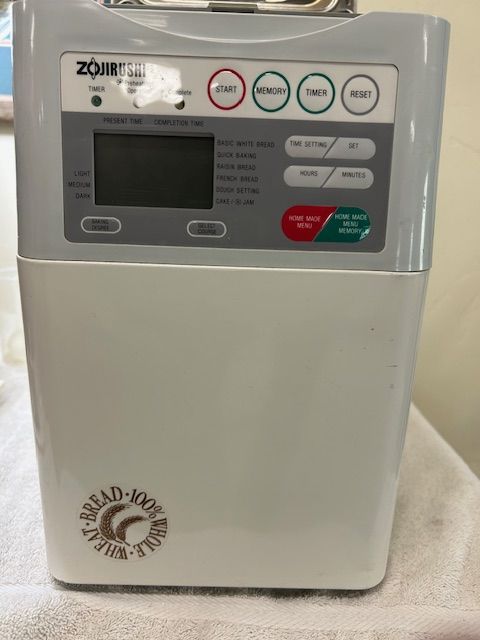 Zojirushi Bread Machine BBCC-S15 (requires Lithium battery replacement)