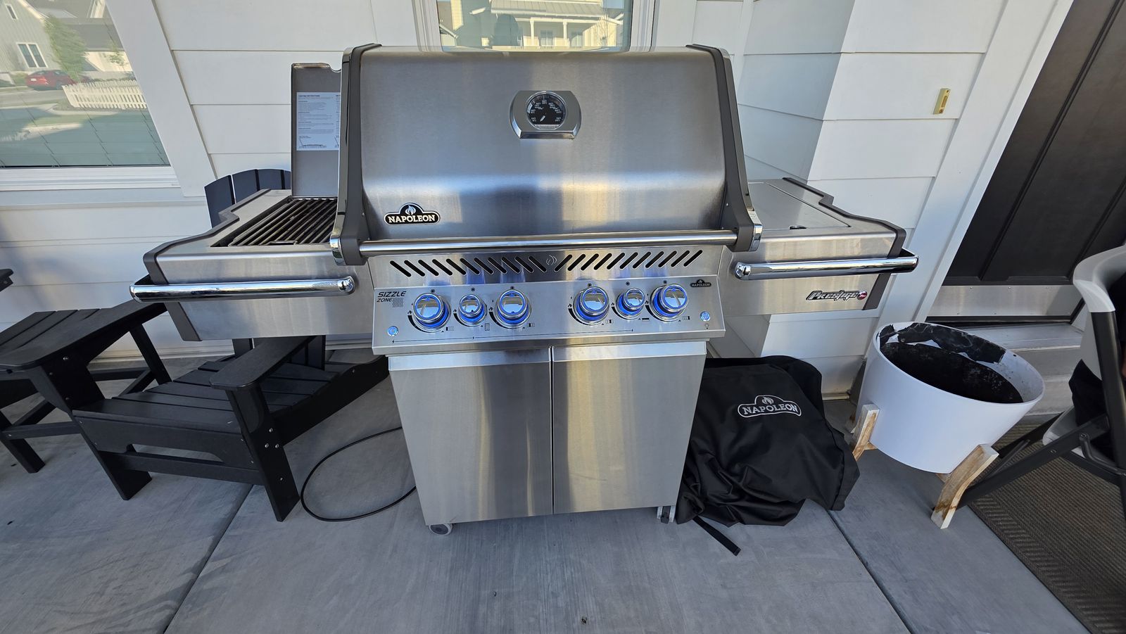Napoleon Prestige Pro 500 Gas Grill with Cover