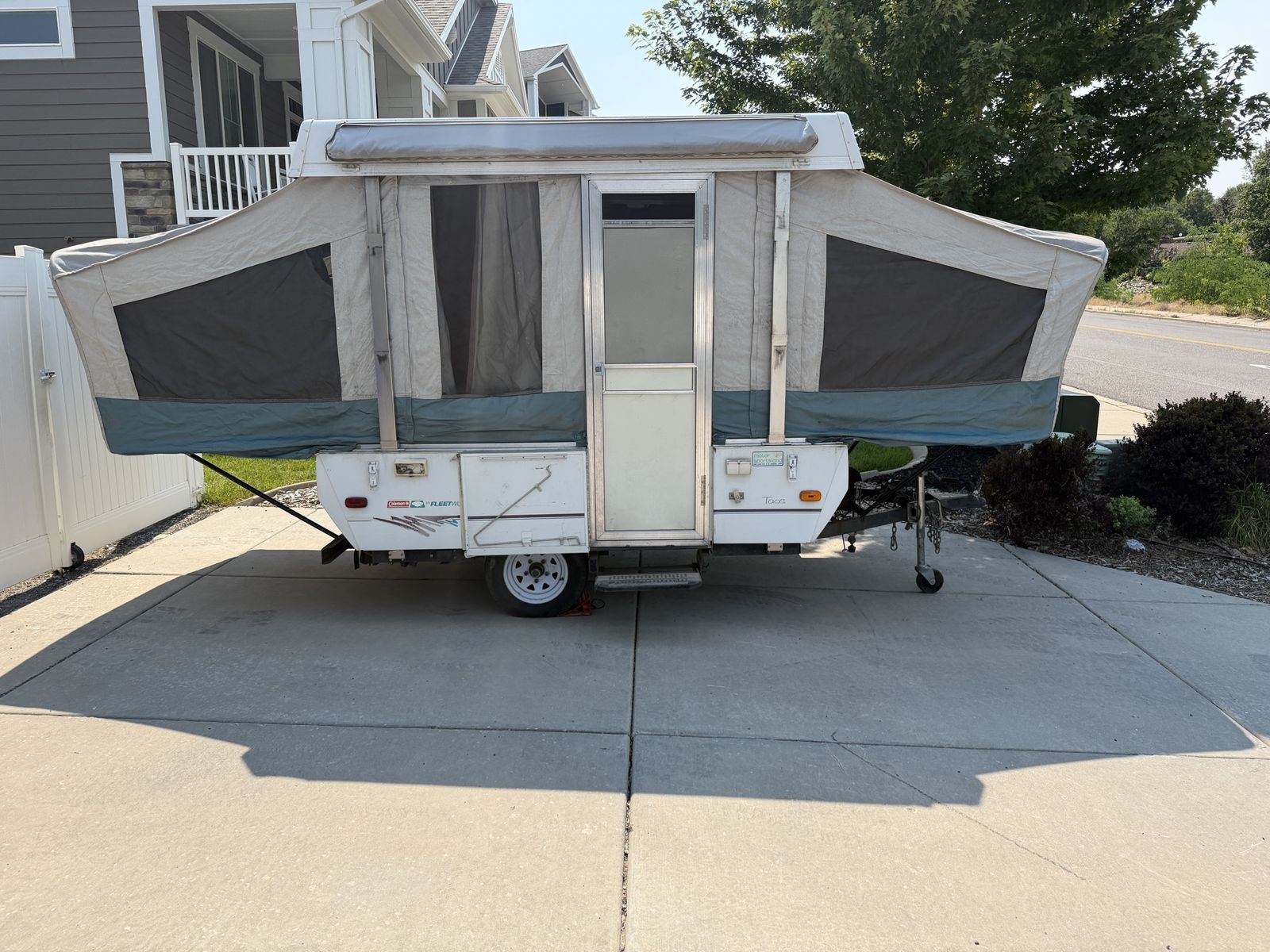 1996 Coleman Fleetwood Taos Pop-Up Tent Trailer