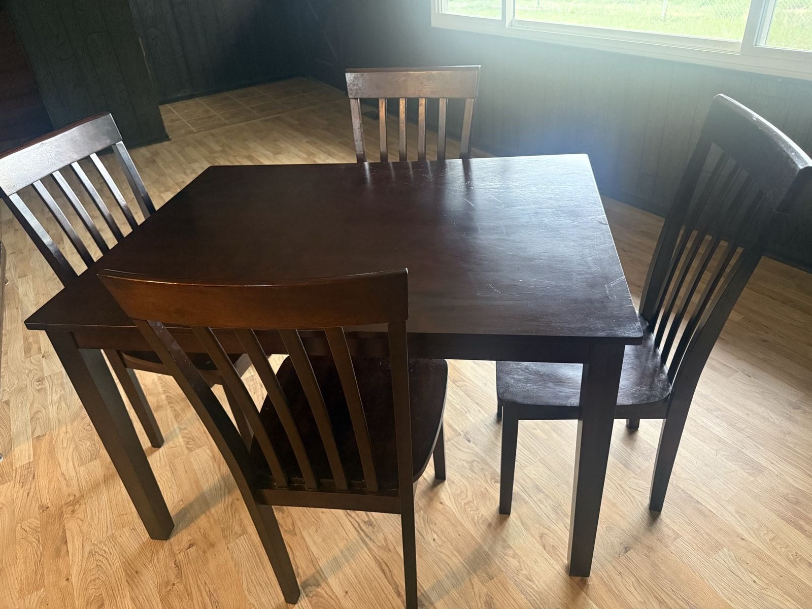 Need it gone today ESTATE Sale  —> 5-Piece Dining Table Set – Table + 4 Chairs $85 OBO