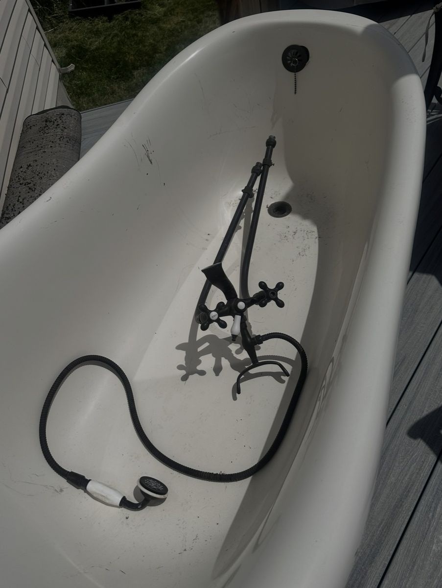 Main image 3