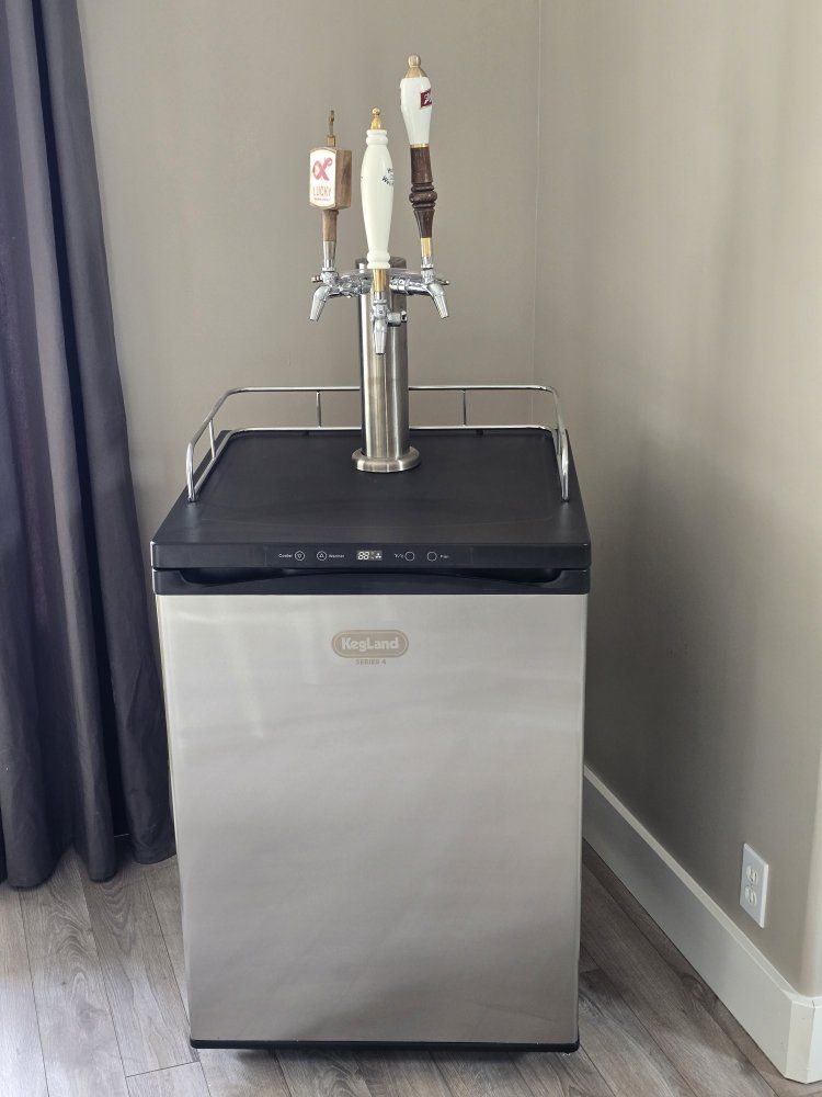 KegLand Series 4 Triple Tap Kegerator – Excellent Condition