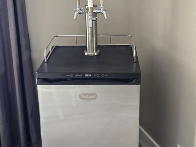 KegLand Series 4 Triple Tap Kegerator – Excellent Condition