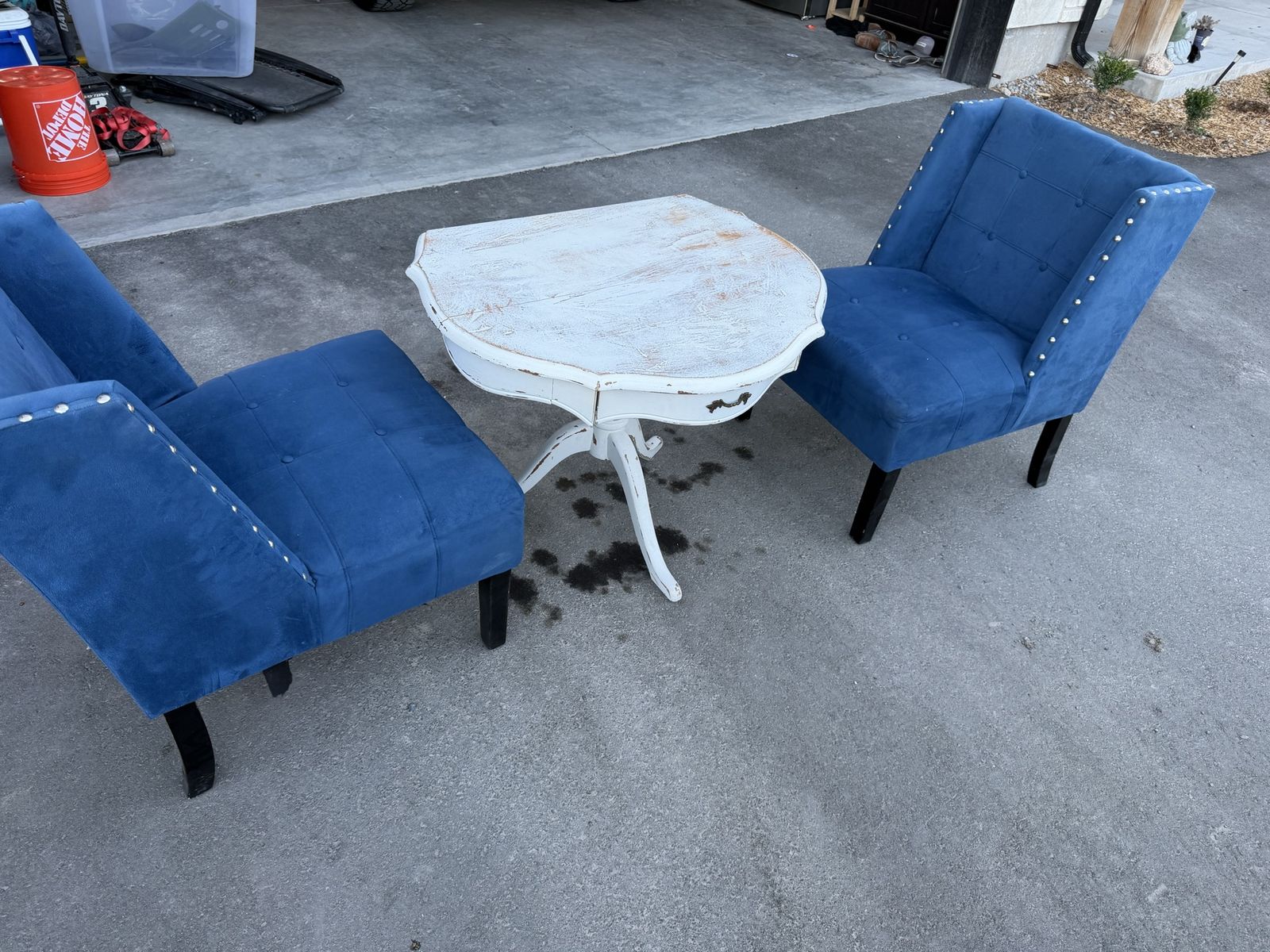 2 Blue Upholstered Accent Chairs & Distressed White Pedestal End Table Set