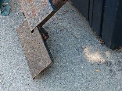 Heavy-Duty Metal 2-Step Truck/RV Hitch Receiver Mount Step - Diamond Plate