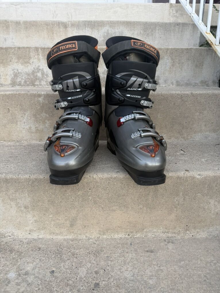 Tecnica Rival X7 290/295 Ski Boot