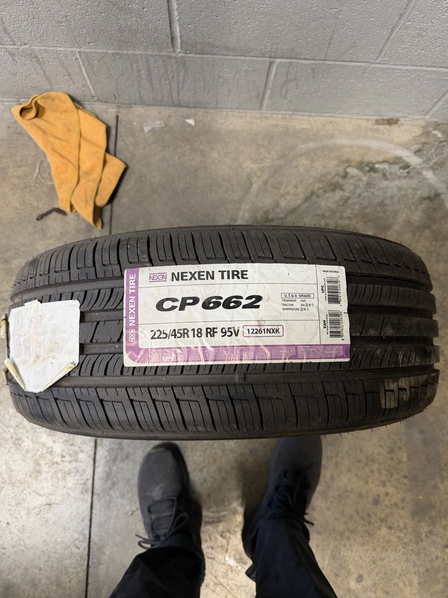 Nexen CP662 Tire 225/45R18 RF 95V New with Label