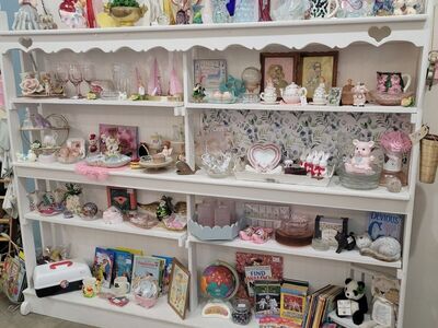 A Booth FULL of Vintage Goodness