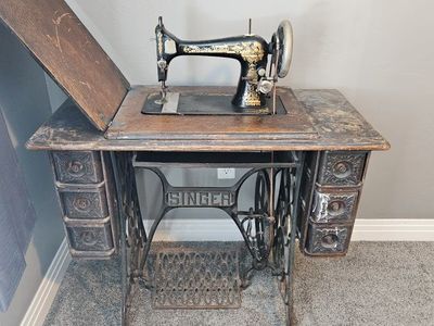 Vintage Singer Treadle Sewing Machine with Cabinet - Antique Cast Iron