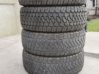 285/70R17 Firestone Destination X/T Load E like new