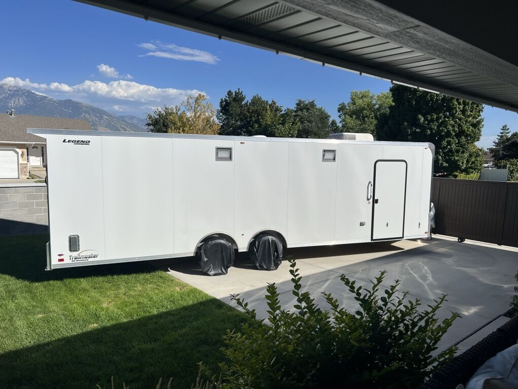 2021, 28' Aluminum Trailer with Solar System