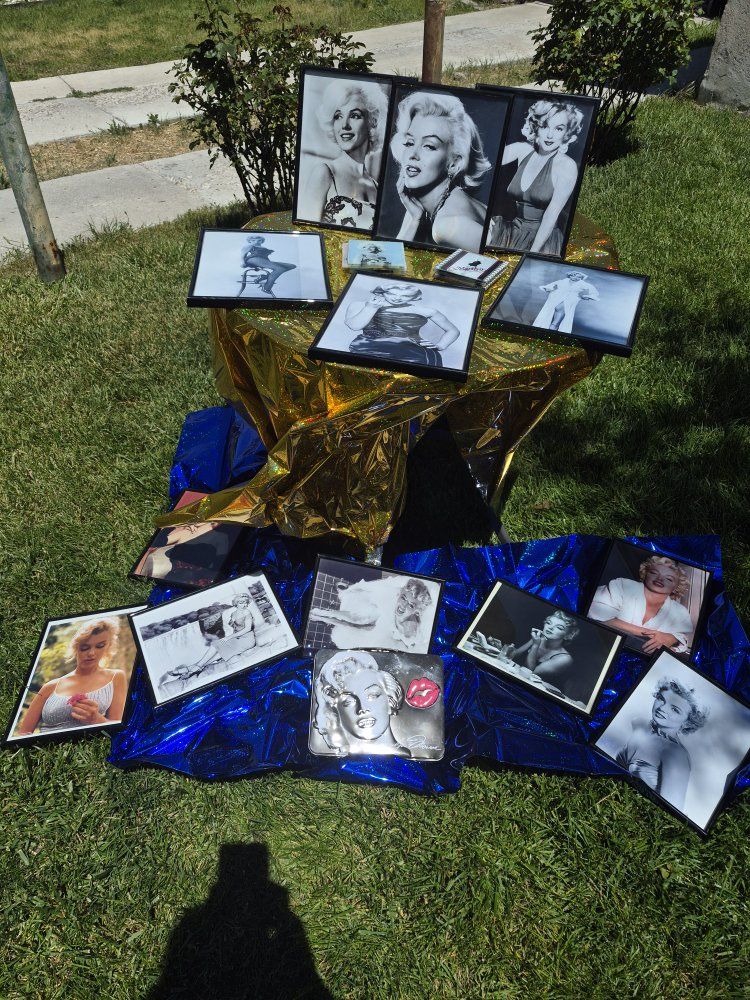 Marilyn Monroe Framed Photos & Collectibles - Mixed Lot of 10+ Items - Black & White, Color