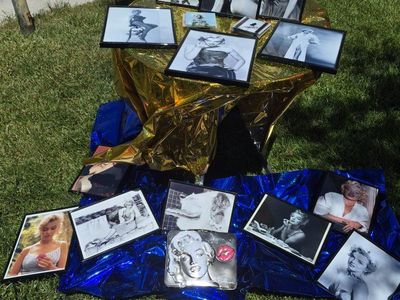 Marilyn Monroe Framed Photos & Collectibles - Mixed Lot of 10+ Items - Black & White, Color