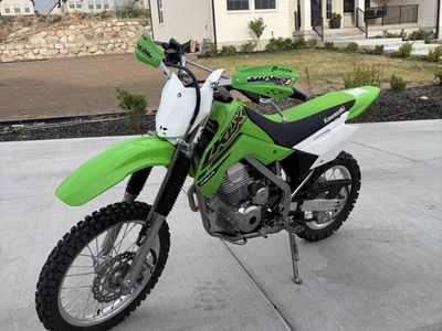 Kawasaki KLX 140R Dirt Bike
