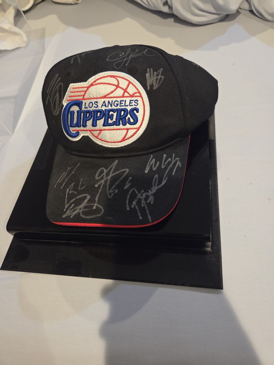 2013 - 2014 Autograph hat of the LA Clippers team with COA of LA Clippers Foundation $500 OBO