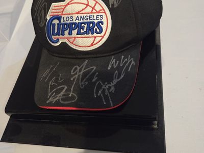 2013 - 2014 Autograph hat of the LA Clippers team with COA of LA Clippers Foundation $500 OBO