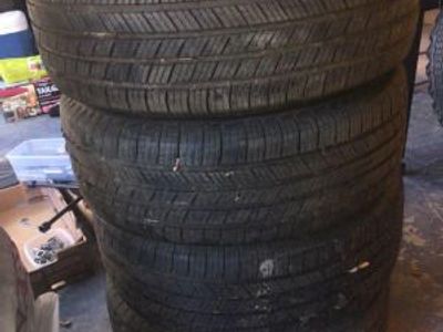 225 / 60 / R16 Michelin Defender Tires