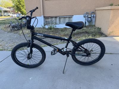 20” Black hyper spinner boy’s bike CO BMX