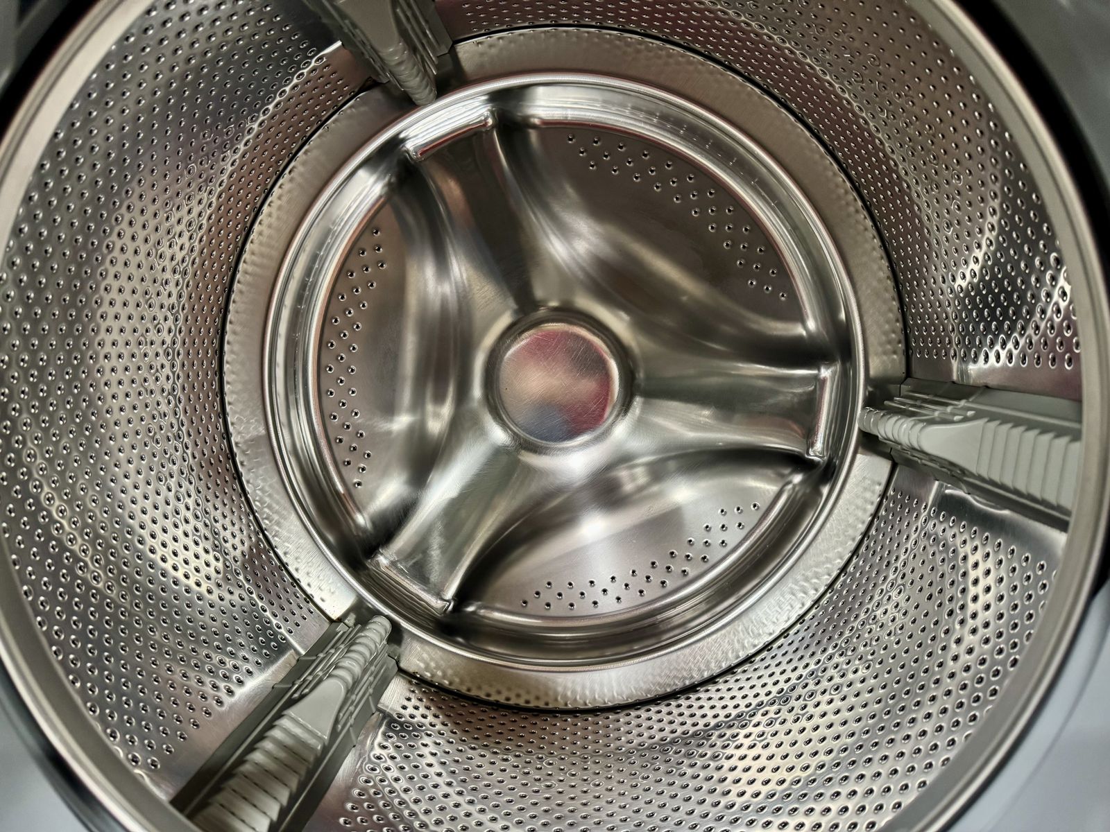Main image 3