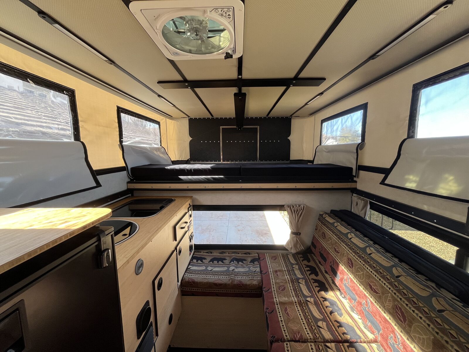 2025 FWC Raven Pop-up Truck CAmper