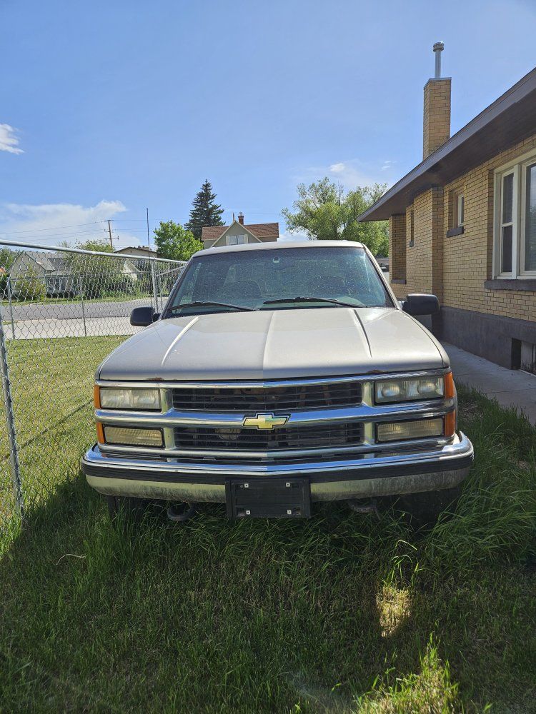 Chevy 2500 Truck
