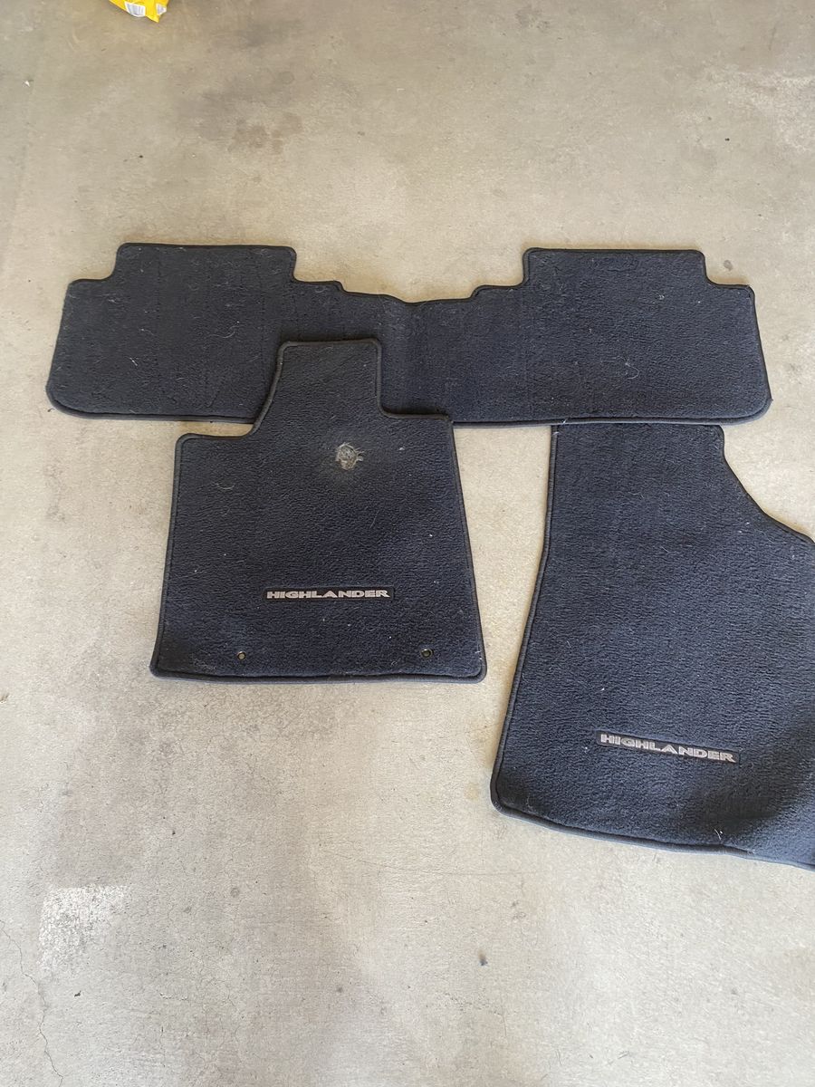 Genuine Toyota Highlander Hybrid 3-Piece Black Carpet Floor Mats PT908-48H00-02