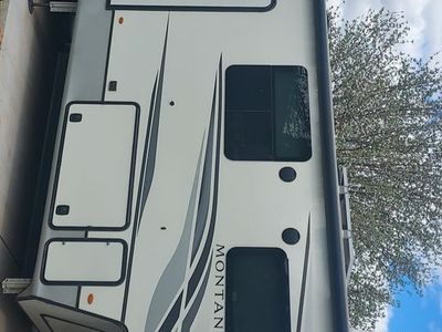 2022 Montana 5th wheel