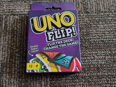 UNO Flip card game