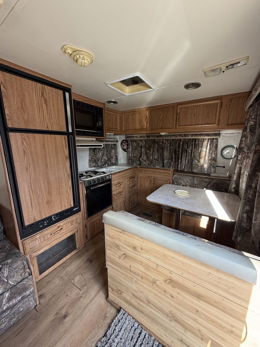 Travel Trailer - Perfect for Hunting/Camping