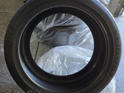 Michelin pilot sport all season 4 285/35/R20 50% tread