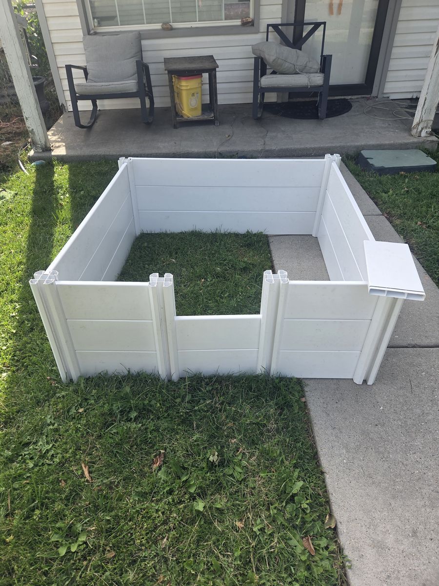 Whelping box 