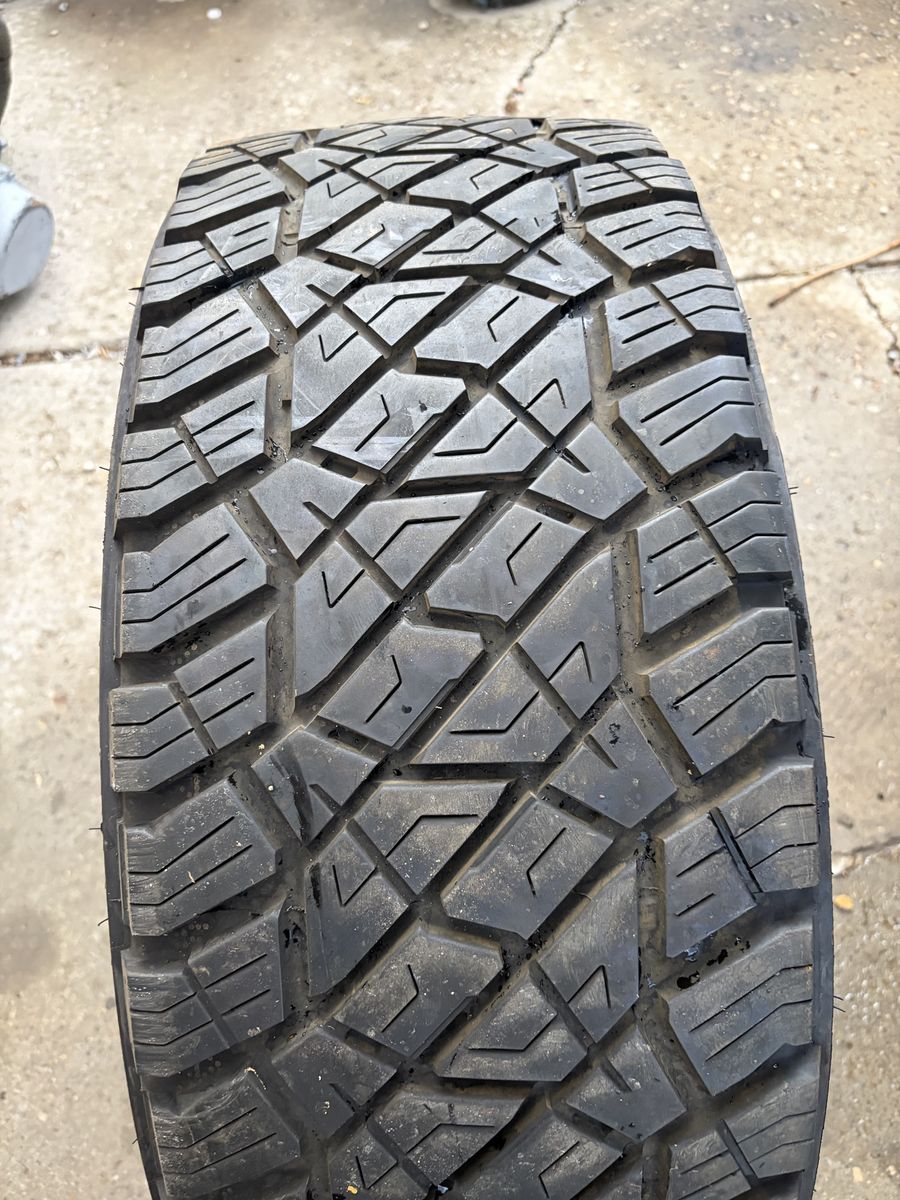 285/55r22 *3 ONLY*