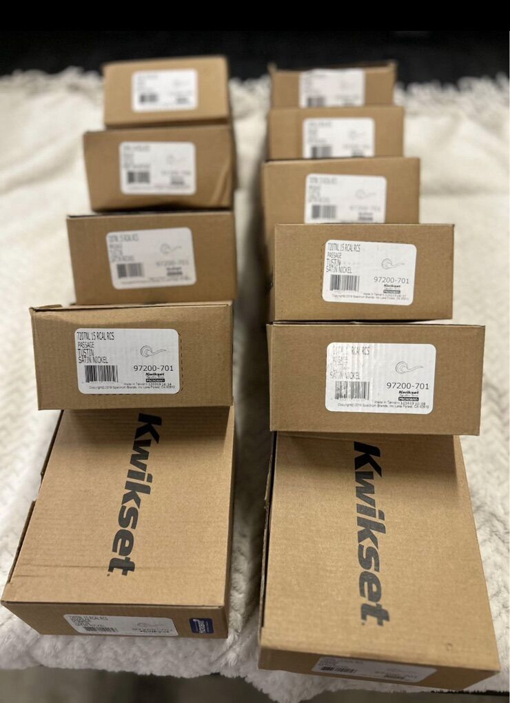 52 Kwikset door levers -52 TOTAL LOCKS