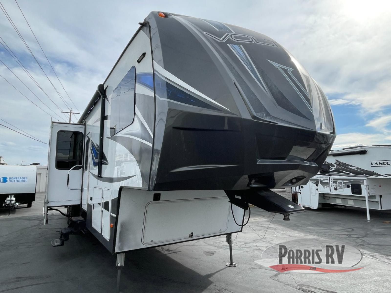 Used 2016 Dutchmen RV Voltage V-Series V3805