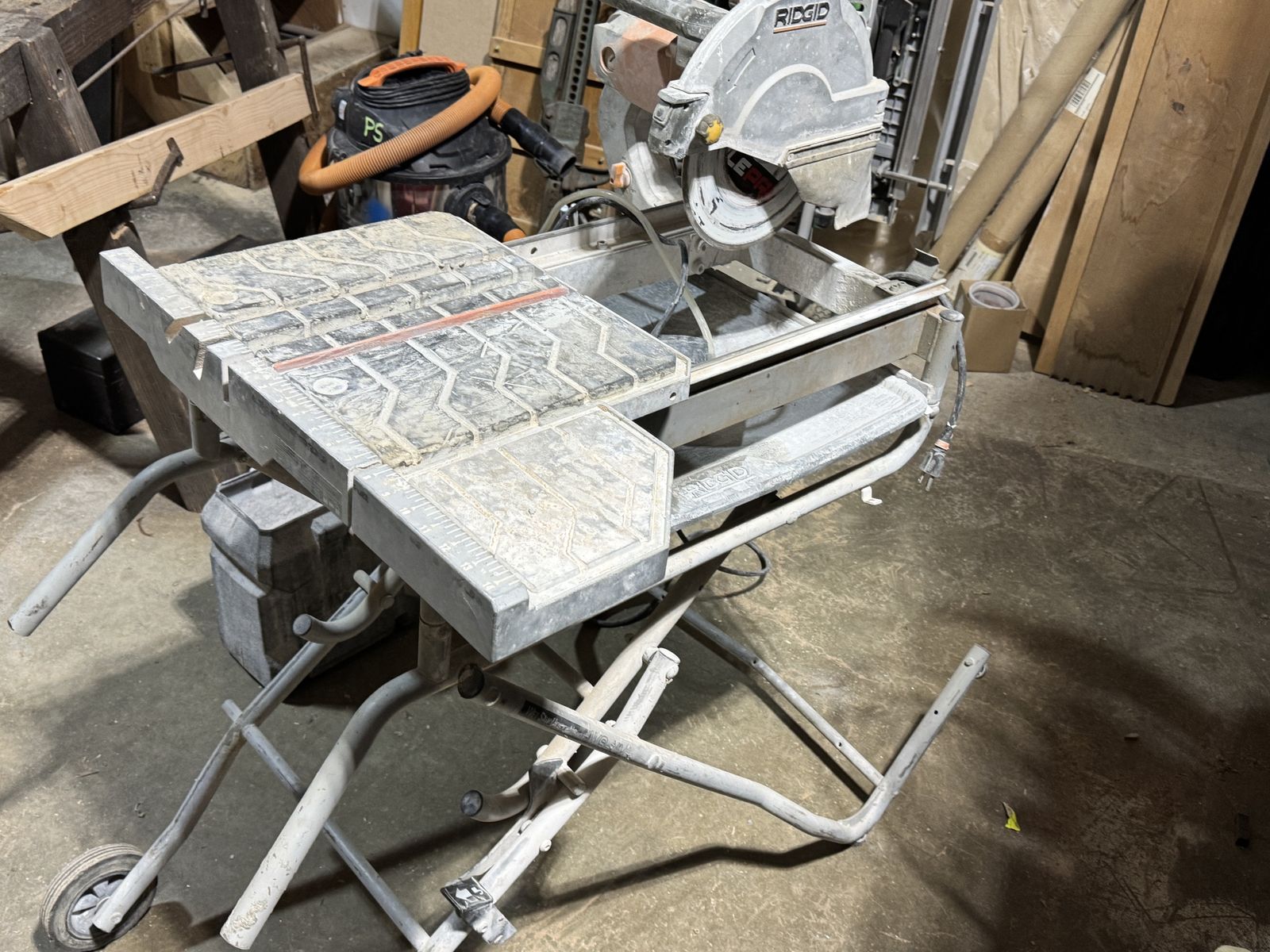 Tile saw