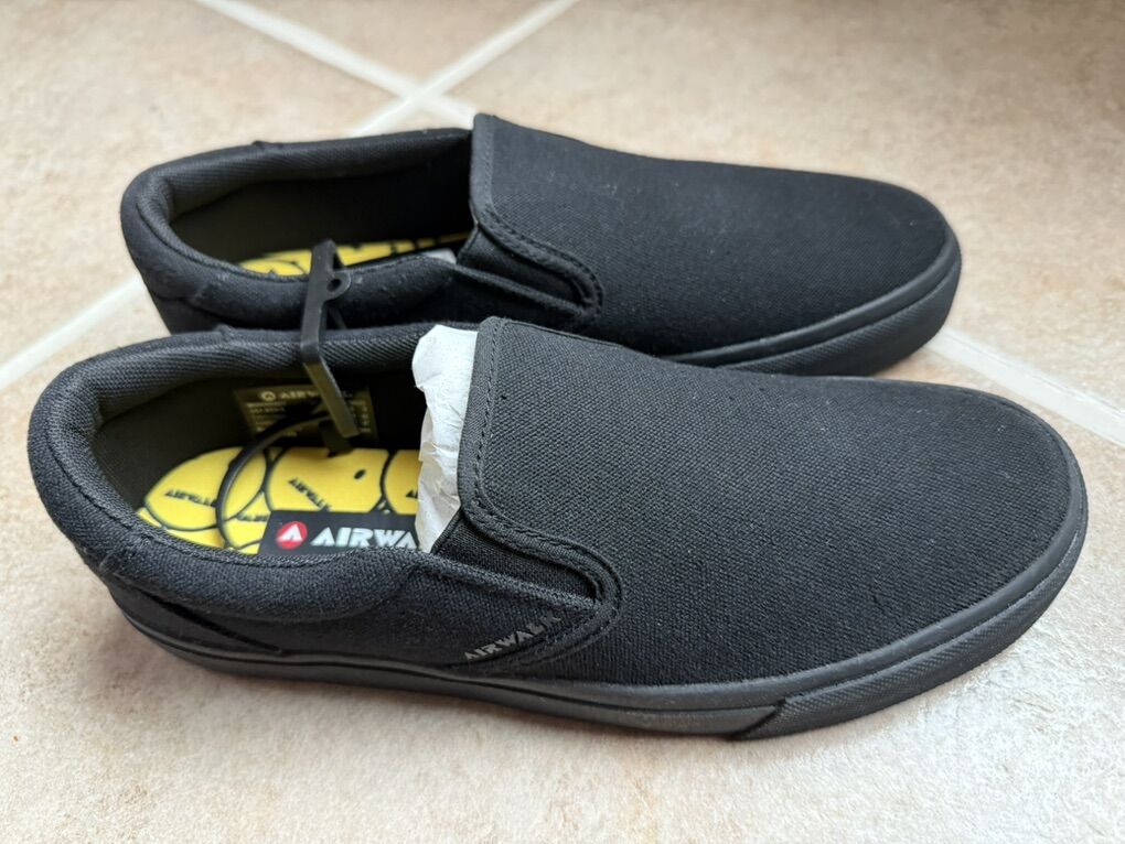New Airwalk Slip On Shoes Size 9 Black