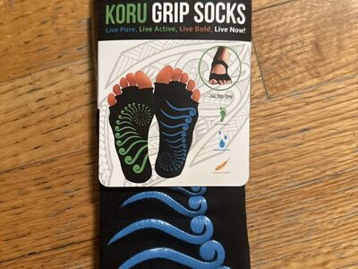 NWT Grip Socks Size S/M
