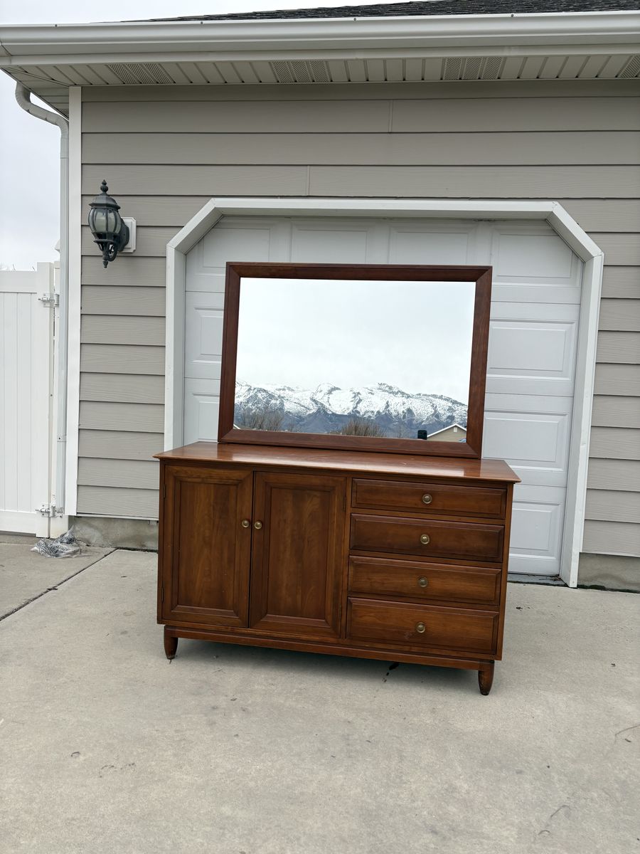 Beautiful Willett Furniture dresser