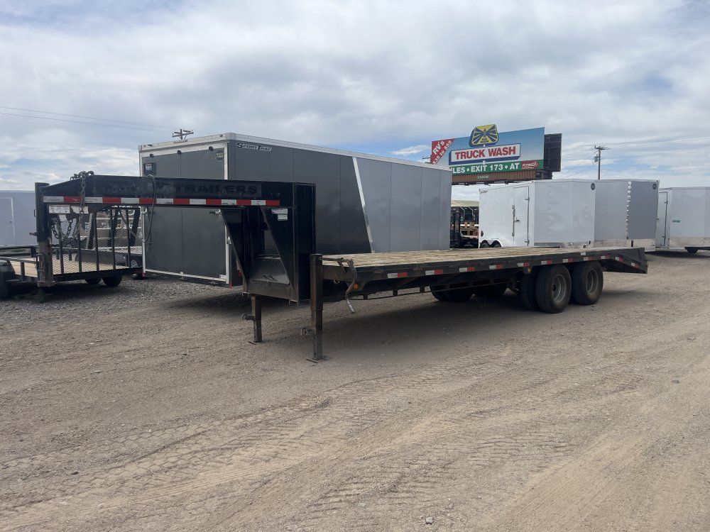 2007 C&B Trailers 101"x24' Gooseneck Trailer