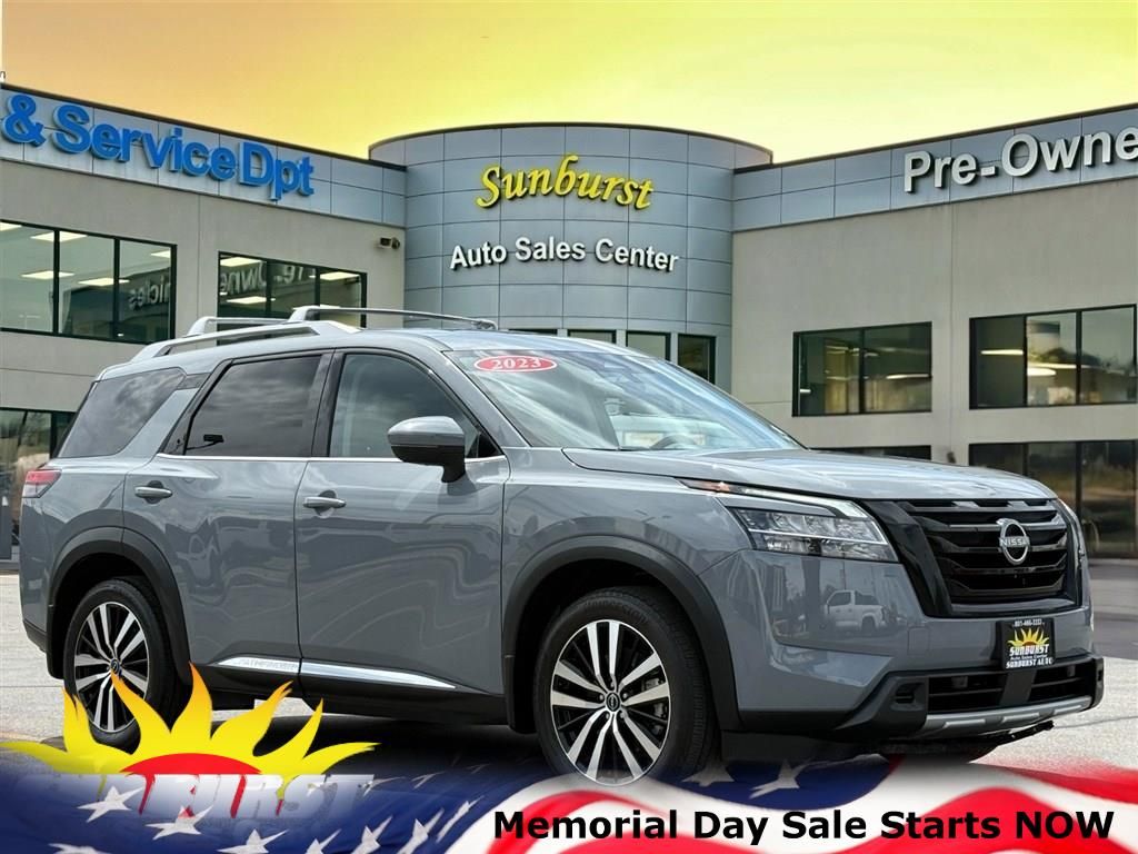 2023 Nissan Pathfinder Platinum