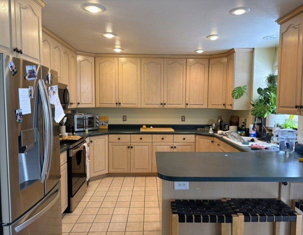 Oak kitchen cabinets