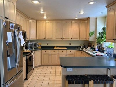 Oak kitchen cabinets