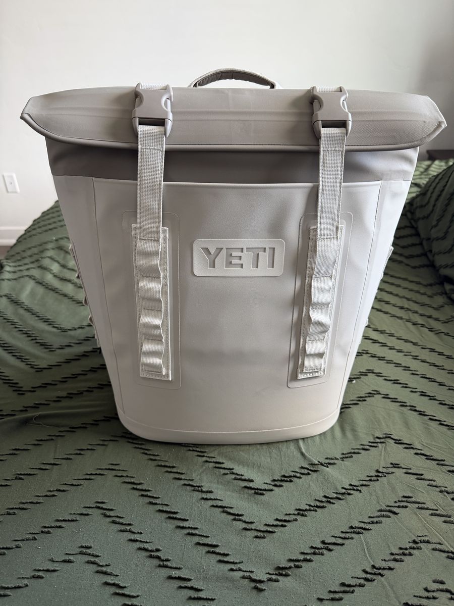 YETI Hopper M12 Portable Soft Cooler - Cape Taupe - Excellent Condition