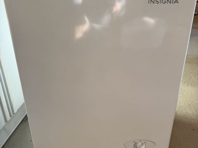 Insignia 3.5 Cu Ft Chest Freezer-Works Great